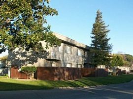 2 Bd/1 Bath 1 Bed 1 Bath with Gas Range, O in Fairfield, CA (Photo 2 of 5)