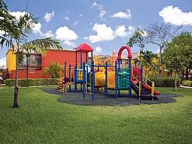 2bd Spanish Style Apartments and Townhom in Kendall, FL (Photo 3 of 5)