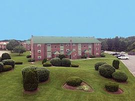 2bd Spacious Apartment Homes Set on 100 in Bridgewater, MA (Photo 2 of 5)