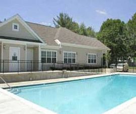 2 Bed with Wall to Wall Carpet, Gourmet Ki in Gaithersburg, MD (Photo 2 of 4)