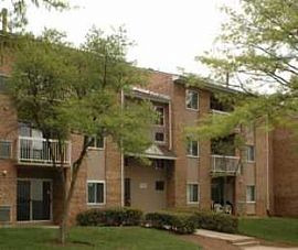 2 Bed with Wall to Wall Carpet, Gourmet Ki in Gaithersburg, MD (Photo 3 of 4)