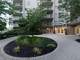 2 Bd/1 Bath Access to Downtown Boston! V in Marina Bay, MA (Photo 3 of 5)