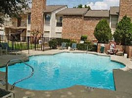 2 Bd/2 Bath Preston Greens Offers One An in Dallas, TX (Photo 2 of 5)