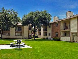 2 Bd/2 Bath Summer Villas Offers One And in Dallas, TX
