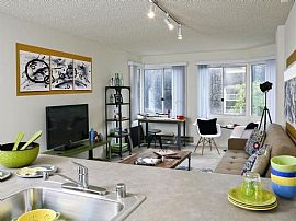 2 Bd/2 Bath Studio in Nob Hill with Flex in San Francisco, CA (Photo 5 of 5)