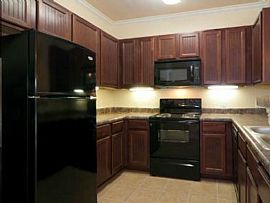 1 Bd/1 Bath Luxurious Interiors and Reso in Mc Kinney, TX (Photo 3 of 5)