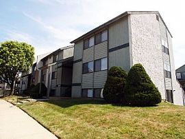 2 Bedroom Apartment at Cottonwood Park in Lenexa, KS (Photo 3 of 3)