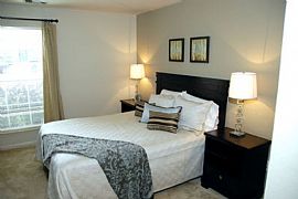 2 Bd/2 Bath Convenient to Major Highways in Hartford, CT (Photo 2 of 5)