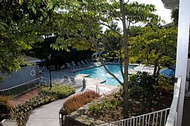 2 Bd/2 Bath Convenient to Major Highways in Hartford, CT (Photo 3 of 5)