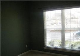 Beautiful 4 Bed 3 Bath Home in Lake Saint Louis, MO (Photo 4 of 10)