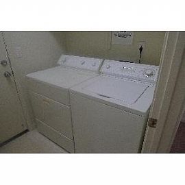 Attractive Single Story 3bed 2bath Home Ready For Immediate Mov in Sacramento, CA (Photo 6 of 8)