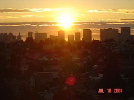 Spacious 4 bed/2 bath in 3 year 3plex in Oakland, CA (Photo 6 of 6)