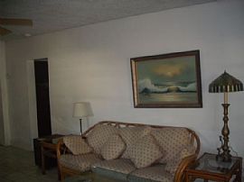 Spacious One Bedroom (650 Sq Ft) Apartment in Duplex (lower Apt in Miami, FL (Photo 4 of 10)