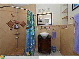 3bd / 1ba House in North Central Hollywood in Hollywood, FL (Photo 10 of 10)