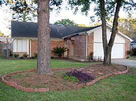3bd / 2ba House in Woodedge Village in Houston, TX (Photo 2 of 12)