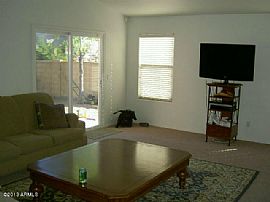  3bd / 2ba House in South Mountain in Phoenix, AZ (Photo 4 of 9)