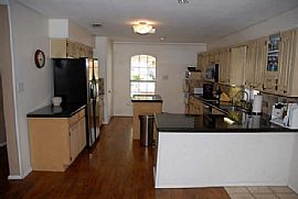 3bd / 3ba House in M Streets in Dallas, TX (Photo 4 of 7)
