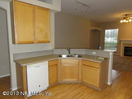 4bd / 2ba House  in Jacksonville, FL (Photo 7 of 10)