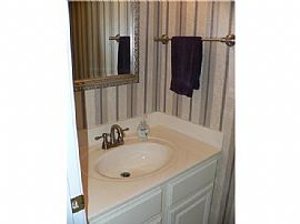 4bd / 3ba House  in Indianapolis, IN (Photo 10 of 12)