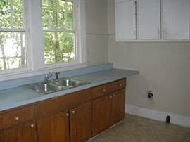 Newly Renovated 3bedroom 1 Bath House with Hardwood Floors and  in Birmingham, AL (Photo 4 of 5)