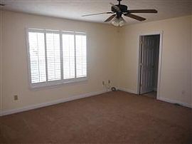 Lovely 3 Bedroom Single Family Home in Indianapolis, IN (Photo 3 of 4)