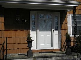 Location, Location! Spotless 3 Bd Colonial Home in Stamford, CT (Photo 2 of 4)