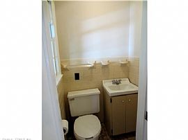 Move in Condition Best Describe This 3 Bdr/2 Ba in Hamden, CT (Photo 11 of 12)