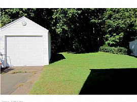 Move in Condition Best Describe This 3 Bdr/2 Ba in Hamden, CT (Photo 12 of 12)