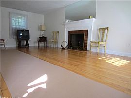 Move in Condition Best Describe This 3 Bdr/2 Ba in Hamden, CT (Photo 2 of 12)
