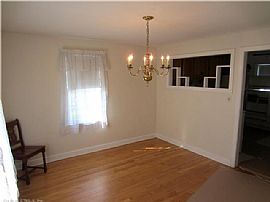 Move in Condition Best Describe This 3 Bdr/2 Ba in Hamden, CT (Photo 6 of 12)
