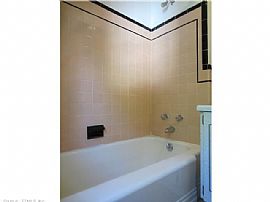 Move in Condition Best Describe This 3 Bdr/2 Ba in Hamden, CT (Photo 9 of 12)