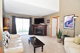 Prepare to Be Impressed with Pool! Immaculately 3bdr, 2bth in Lincoln, NE (Photo 2 of 12)