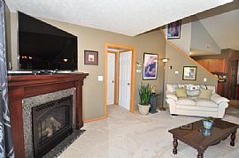 Prepare to Be Impressed with Pool! Immaculately 3bdr, 2bth in Lincoln, NE (Photo 4 of 12)