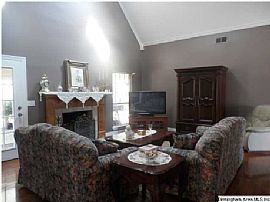 Beautiful 4 Br, 2 1/2 Bath Home on a Estate Sized Lot in Birmingham, AL (Photo 7 of 11)