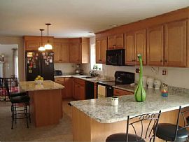 Opportunity to Own a Wonderful Home 3bed 3 Bath in Manchester, NH (Photo 5 of 12)