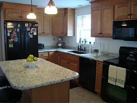 Opportunity to Own a Wonderful Home 3bed 3 Bath in Manchester, NH (Photo 6 of 12)