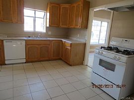 3bd / 1ba House in Long Beach, CA (Photo 2 of 6)