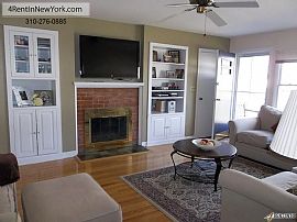 Conveniently Located Three Bedroom, 2-1/2 Bath Ran in Ridgeway, CT (Photo 2 of 9)