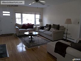 Conveniently Located Three Bedroom, 2-1/2 Bath Ran in Ridgeway, CT (Photo 3 of 9)