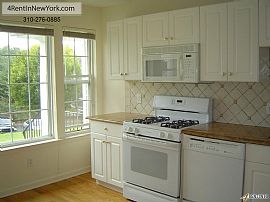 End Unit in Desirable Riverturn Complex. in Ridgeway, CT (Photo 5 of 9)