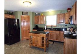 Immaculate 3 Bedroom, 2.5 Bath Home in Noblesville, IN (Photo 2 of 8)