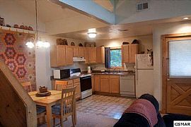 Comfortable Surroundings in Gatlinburg, TN (Photo 12 of 12)