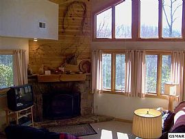 Comfortable Surroundings in Gatlinburg, TN (Photo 2 of 12)