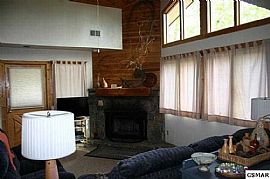 Comfortable Surroundings in Gatlinburg, TN (Photo 6 of 12)