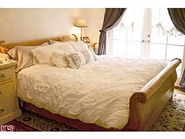 4bd / 2 Full Ba House in Green Lakes in Seattle, WA (Photo 5 of 7)