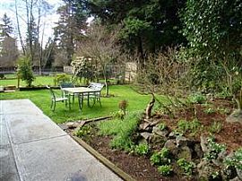 3bd / 2ba House in Olympic Hills in Seattle, WA (Photo 5 of 6)