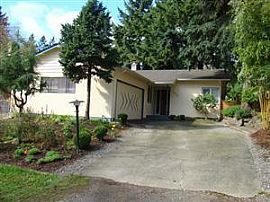 3bd / 2ba House in Olympic Hills in Seattle, WA (Photo 6 of 6)