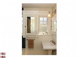 2bd / 2 Full Ba House in Echo Park in Los Angeles, CA (Photo 5 of 10)