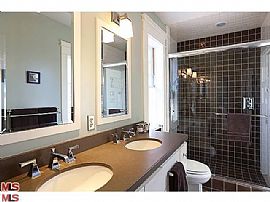 2bd / 2 Full Ba House in Echo Park in Los Angeles, CA (Photo 9 of 10)