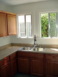 2bd / 1 Full, 1 Partial Ba House in Melrose in Los Angeles, CA (Photo 3 of 5)